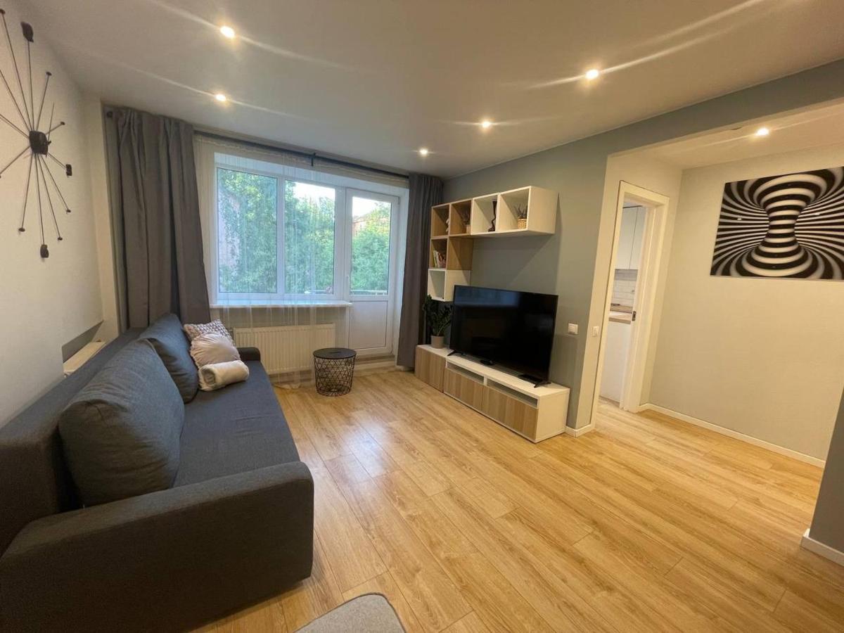 Modern 1Br Haven Near Two Parks Apartment Riga Ngoại thất bức ảnh