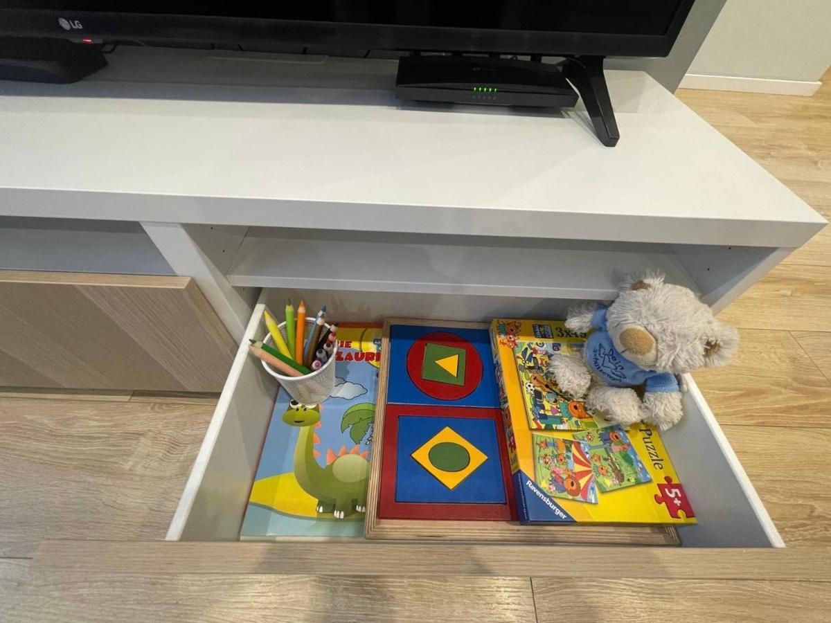 Modern 1Br Haven Near Two Parks Apartment Riga Ngoại thất bức ảnh