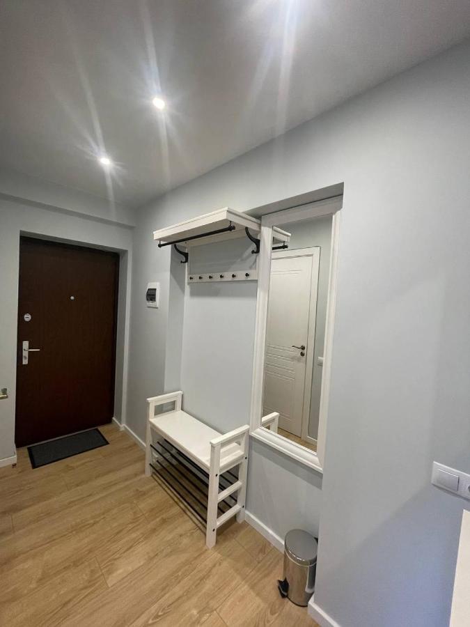 Modern 1Br Haven Near Two Parks Apartment Riga Ngoại thất bức ảnh